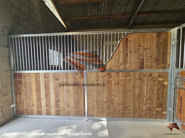 Pferdebox kaufen: Innenbox und Boxenstall direkt vom Hersteller