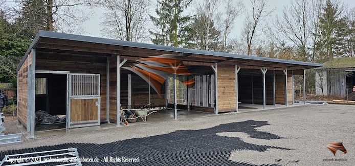Weidehütten für Pferde - Offenstall kaufen, Pferdeunterstand & Laufstall für Pferde