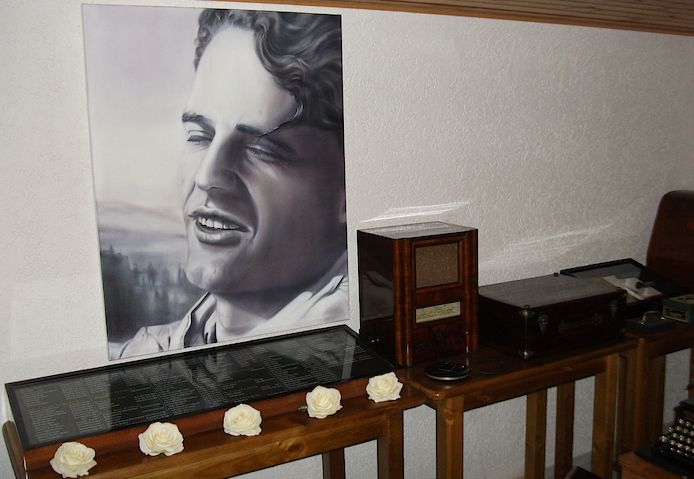 Weisse Rose - Dauer - Ausstellung, weltweit einzigartig und einmalig (Schenkung)