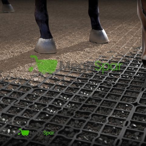 Ideal für den Paddock : Rasengitter, Kieswaben & Paddockplatten kaufen