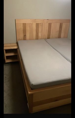 Massivholzbett aus Buche