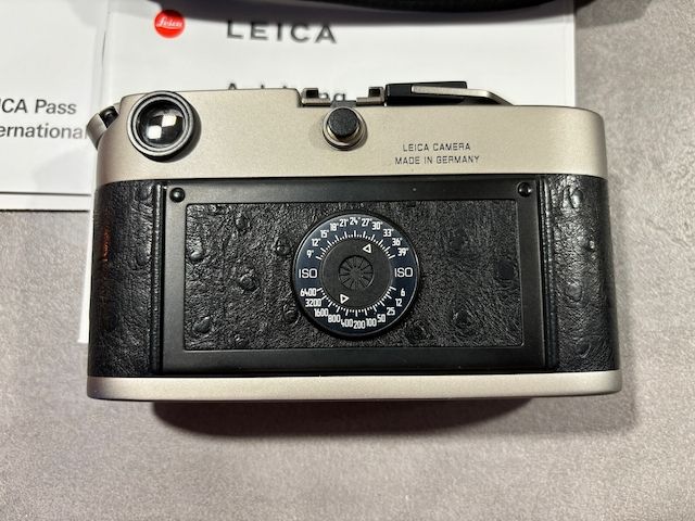 Leica M6 Kamera titanisiert