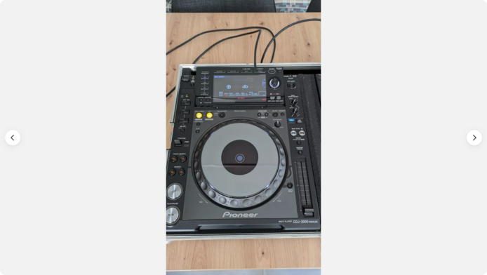 2 x Pioneer CDJ 2000 Nexus NXS incl. Doppelcase