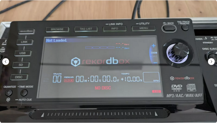 2 x Pioneer CDJ 2000 Nexus NXS incl. Doppelcase