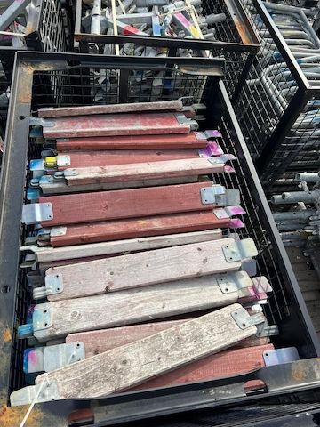 98qm Gebraucht Baugerüst Altrad MJAssco Fassadengerüst 15x6m Stahlrahmen