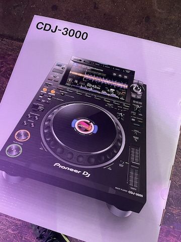 DJ Set inkl. Pioneer DJM V10 und 2x Pioneer CDJ 3000, gebraucht