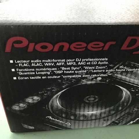 DJ Set inkl. Pioneer DJM V10 und 2x Pioneer CDJ 3000, gebraucht