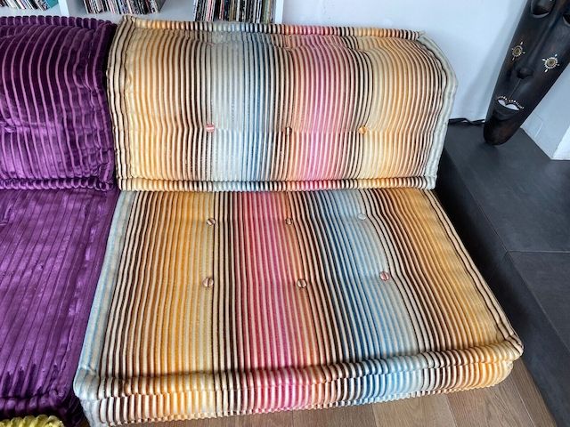Ein sehr schönes Mah Jong Sofa - von Roche Bobois -im Missoni-Stoff!