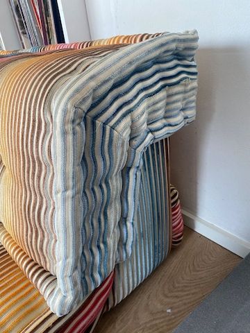 Ein sehr schönes Mah Jong Sofa - von Roche Bobois -im Missoni-Stoff!