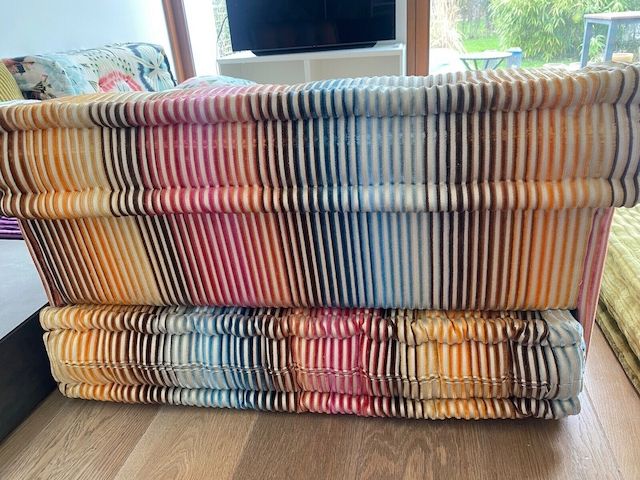 Ein sehr schönes Mah Jong Sofa - von Roche Bobois -im Missoni-Stoff!