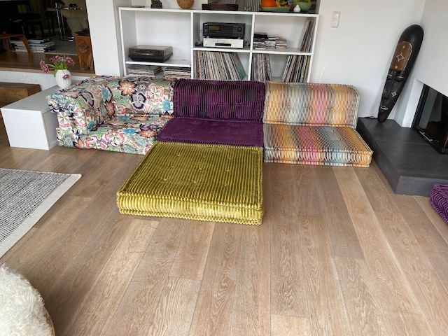 Ein sehr schönes Mah Jong Sofa - von Roche Bobois -im Missoni-Stoff!
