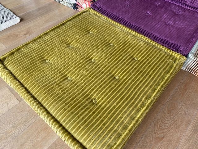 Ein sehr schönes Mah Jong Sofa - von Roche Bobois -im Missoni-Stoff!