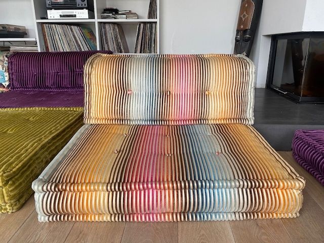 Ein sehr schönes Mah Jong Sofa - von Roche Bobois -im Missoni-Stoff!