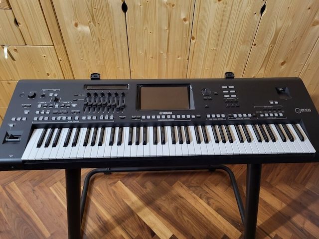 Genos 1 Workstation Yamaha Keyboard Key 0004708-000 in OVP - Top Zustand