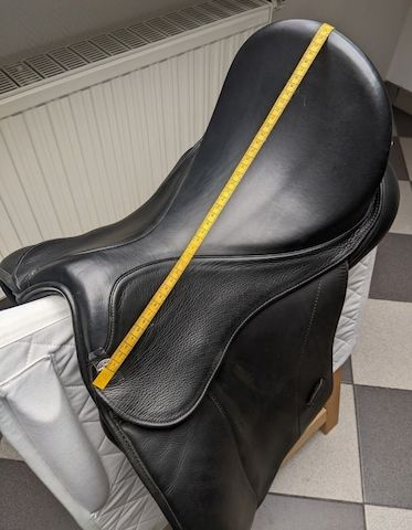 Hennig Dressursattel, schwarz, mit Klettpauschen, Hennig Dressage Saddle