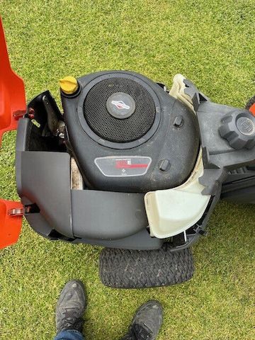 Husqvarna Rider 112C5 mit 85cm Mulchmähdeck B&S Motor , Schaltgetriebe