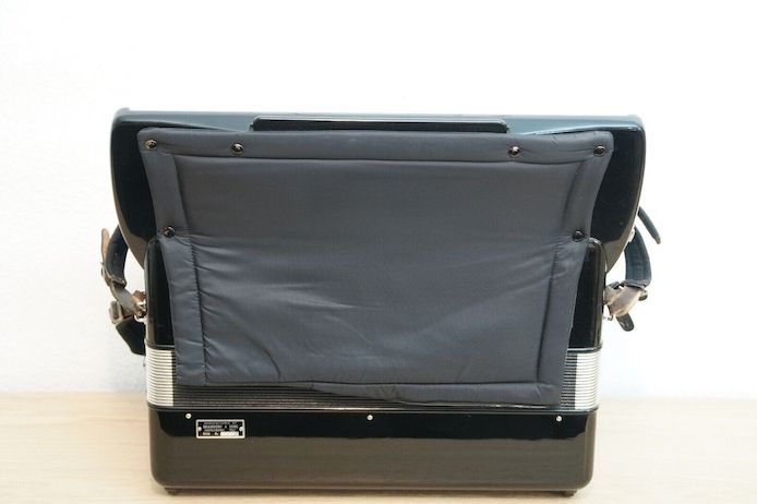 Italienisches Akkordeon Brandoni Cassotto Super 120 Bässe 5 Chörig