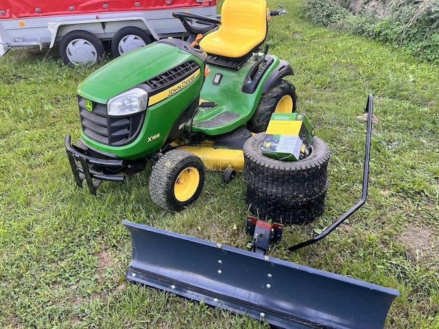 John Deere Rasentraktor X165