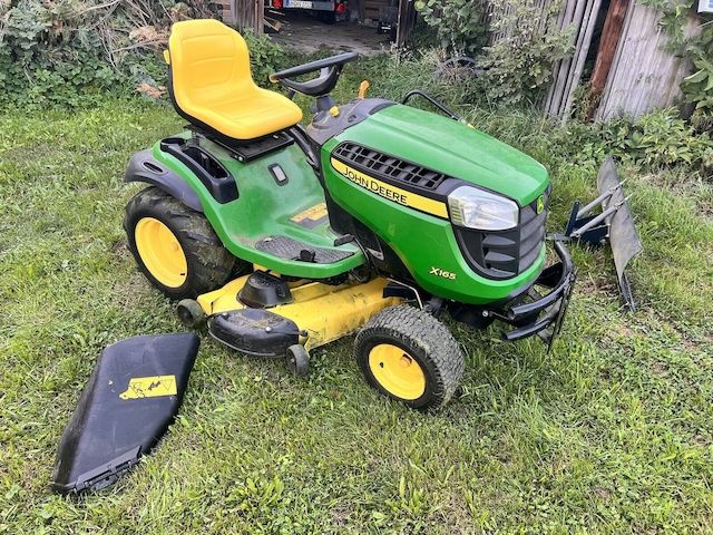 John Deere Rasentraktor X165