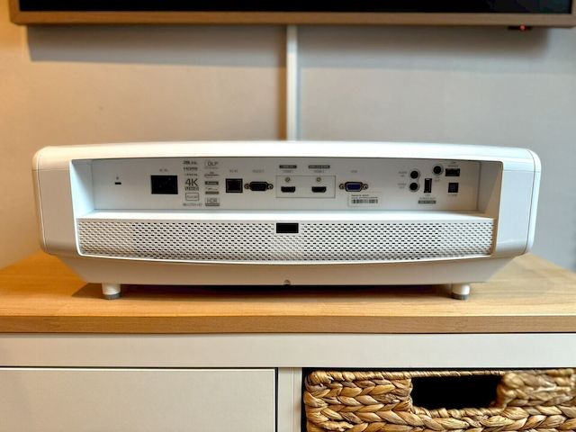 Optoma UHZ4000 Light Power Edition - 4K 3D Laser Beamer  5500 Lumen  in OVP