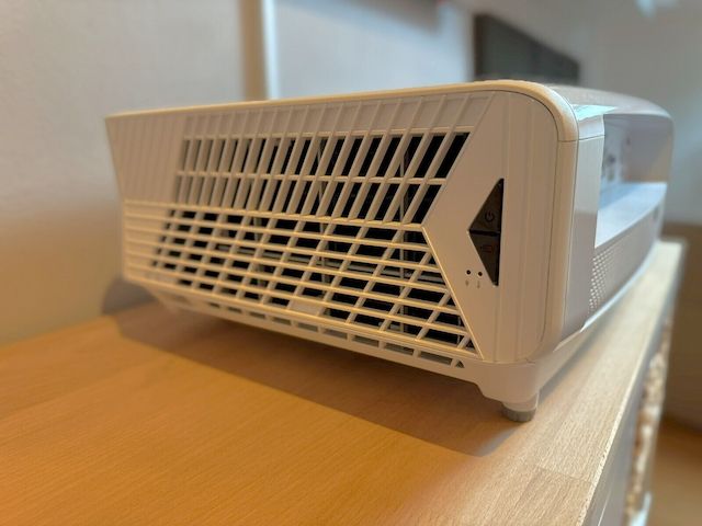 Optoma UHZ4000 Light Power Edition - 4K 3D Laser Beamer  5500 Lumen  in OVP