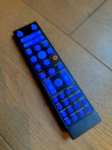 Optoma UHZ4000 Light Power Edition - 4K 3D Laser Beamer  5500 Lumen  in OVP