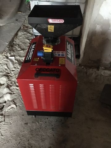 Pelletpresse Presse 6mm Magic Neuwertig erst 20 h gelaufen 220V Markenqualität