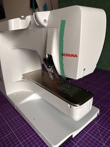 BERNINA 590 Näh- und Stickmaschine inkl. BSR