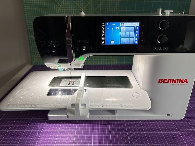 BERNINA 590 Näh- und Stickmaschine inkl. BSR