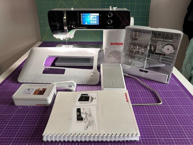 BERNINA 590 Näh- und Stickmaschine inkl. BSR