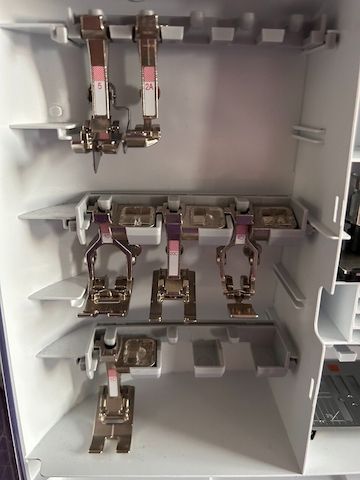 BERNINA 590 Näh- und Stickmaschine inkl. BSR