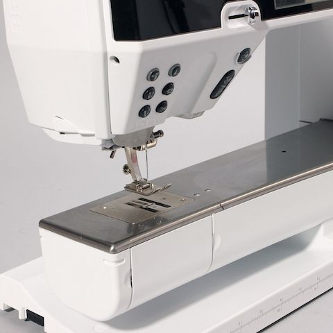 Bernina B 880 PLUS mit Standard-Stickmodul (ohne SDT) gebraucht