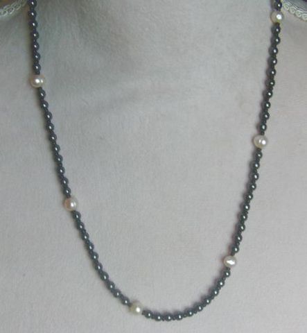 Edelsteinkette mit den Hämatit und Zuchtperlen
