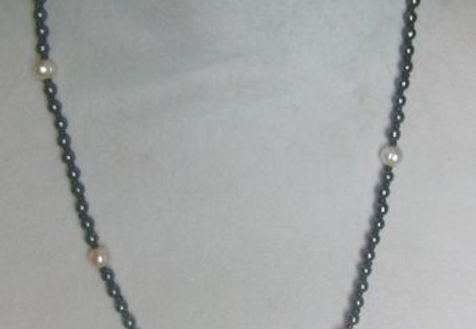 Edelsteinkette mit den Hämatit und Zuchtperlen