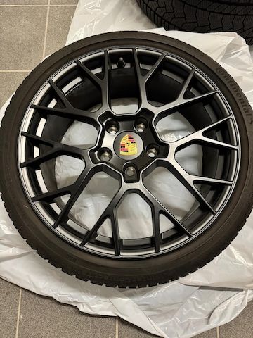 Porsche 992.1 Winterräder Spyder RS schwarz