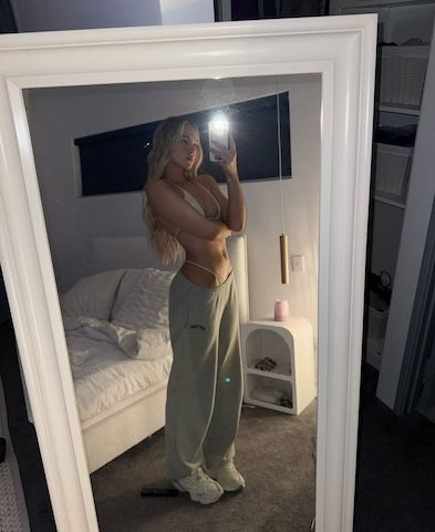 Romantische Frau sucht schöne Begleitung