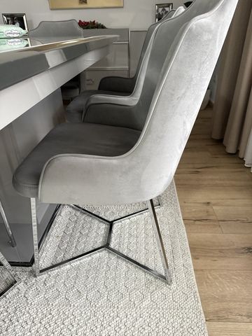 Esstisch mit 6 Stühlen