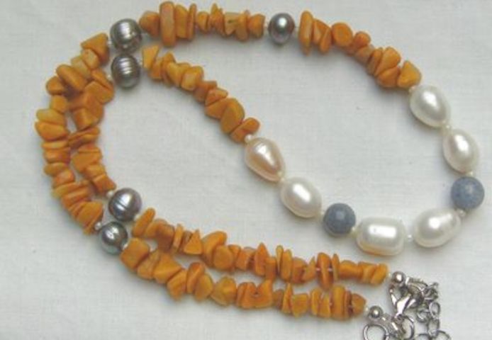 Edelsteinkette mit Perlen, den Jade und den Blauquarz