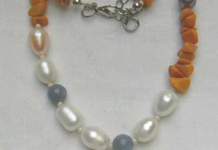 Edelsteinkette mit Perlen, den Jade und den Blauquarz