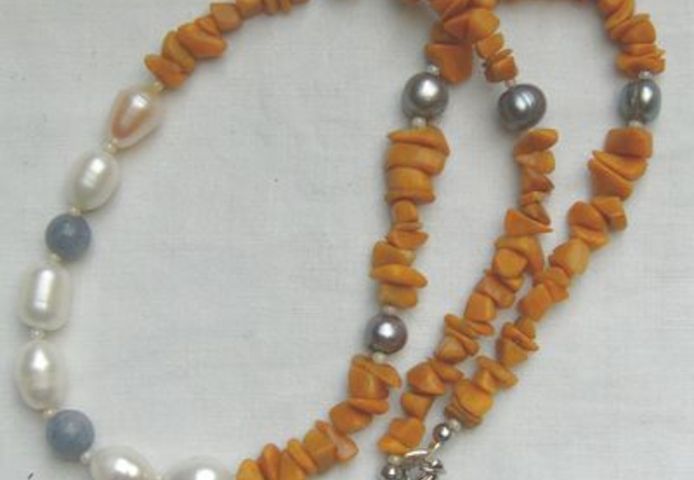 Edelsteinkette mit Perlen, den Jade und den Blauquarz