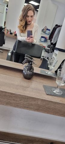 Selbstbewusste Geldlady sucht solventen, langfristigen Finsub!