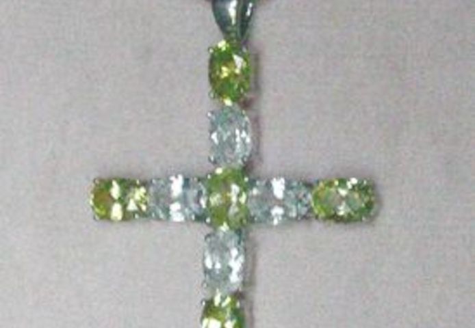 Kreuzanhänger, 925 Silber mit gefassten Zirkonia