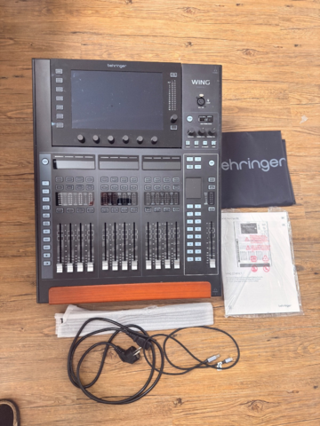 Behringer  Wing  Compact WIE NEU