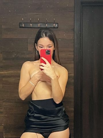 Ich stehe Ihnen für ein Treffen zur Verfügung.