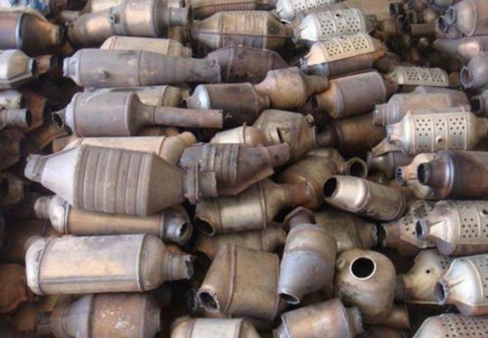 Katalysatoren zu verkaufen