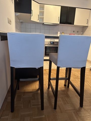 Moderne Einbauküche mit Geräten - sehr guter Zustand