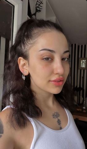 Reife Frau für erotischen Sex und Massage verfügbar