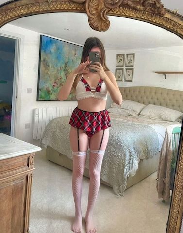 Reife Frau verfügbar für Sex und erotische Massage