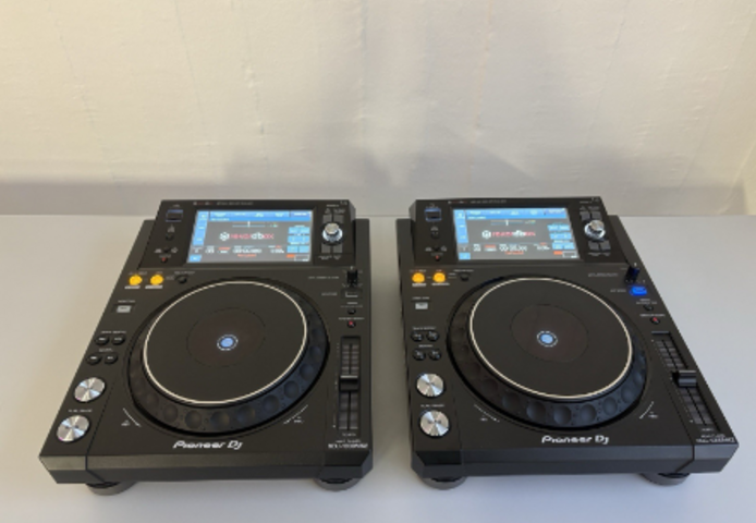 DJ Player 2 x Pioneer XDJ-1000MK2