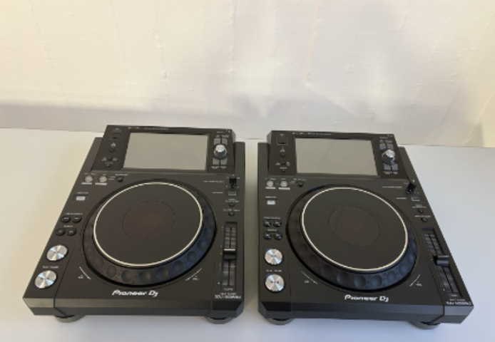 DJ Player 2 x Pioneer XDJ-1000MK2